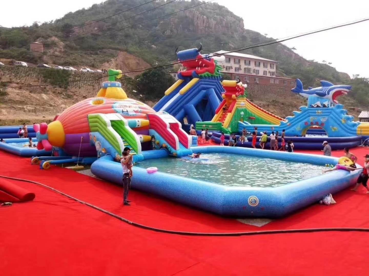 深圳深海潜艇充气游泳池
